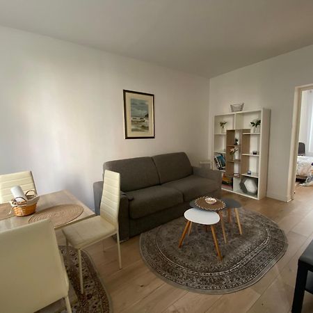 Superbe Appartement Aux Portes De Paris Avec Terrasse Le Kremlin-Bicetre Luaran gambar