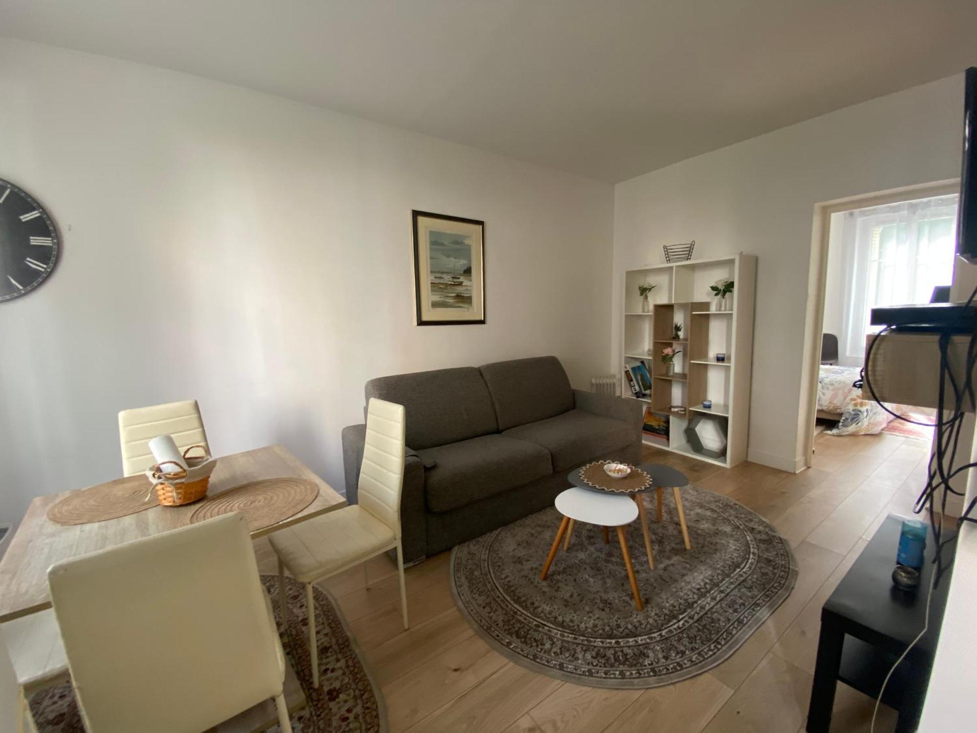 Superbe Appartement Aux Portes De Paris Avec Terrasse Le Kremlin-Bicetre Luaran gambar