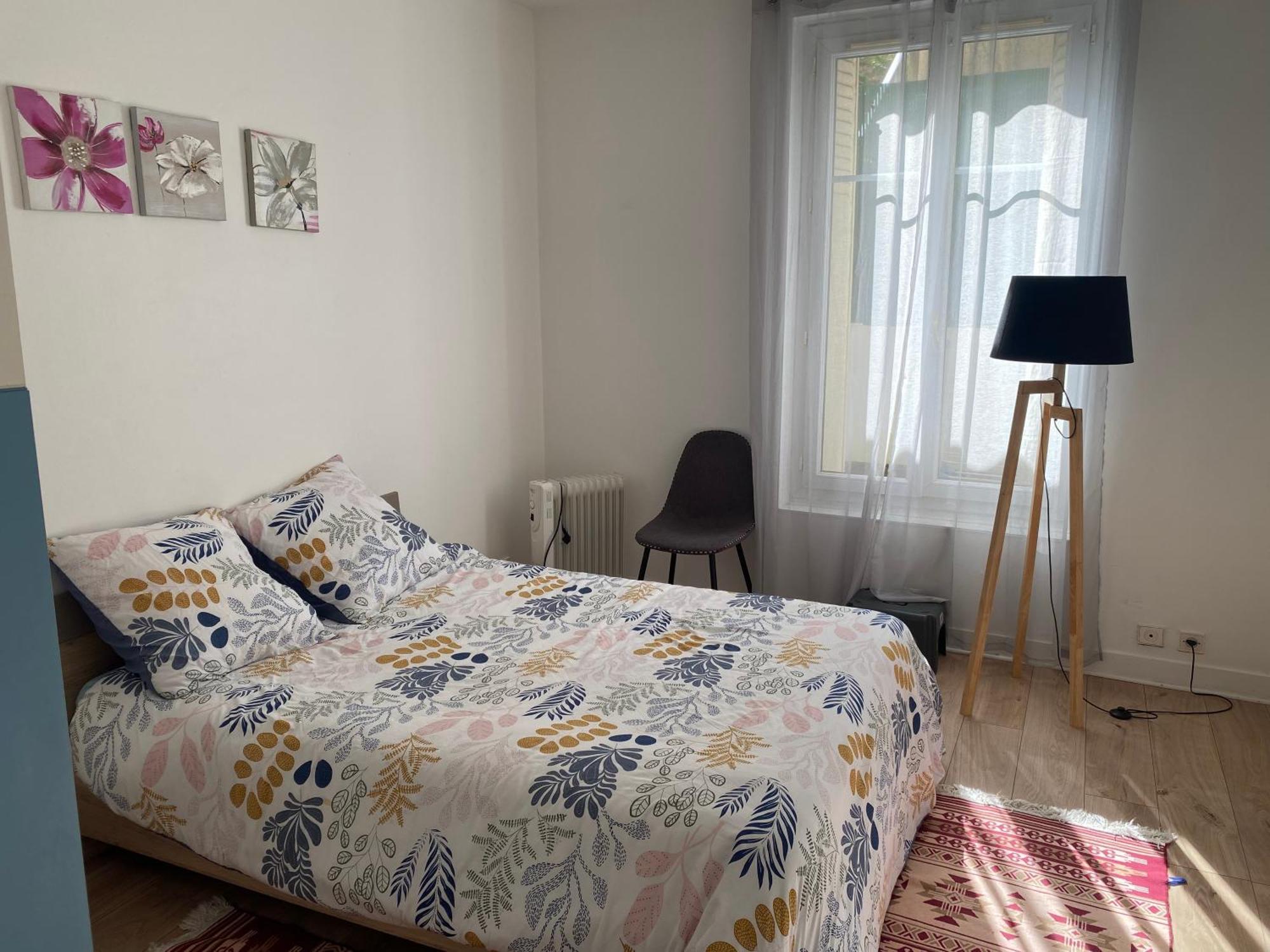 Superbe Appartement Aux Portes De Paris Avec Terrasse Le Kremlin-Bicetre Luaran gambar